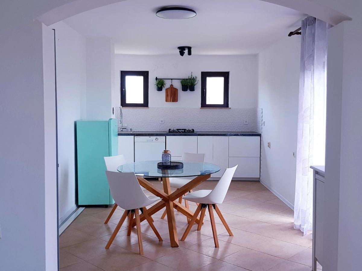 Apartment Sea View Ρόβινι Εξωτερικό φωτογραφία